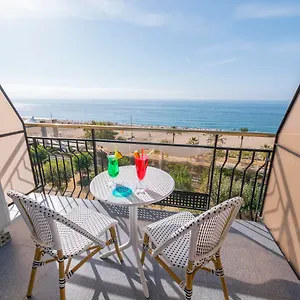 Hotell Checkin Garbi Calella